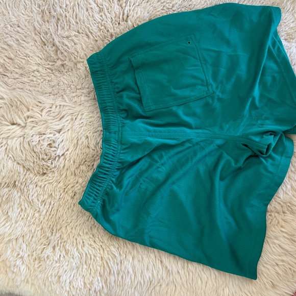 Nike shorts - Picture 3 of 5